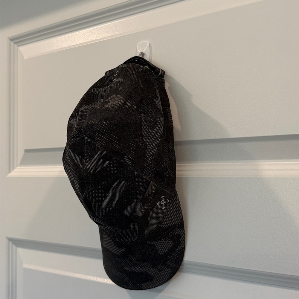 LULULEMON Mens Fast and Free Camo Running workout hat
